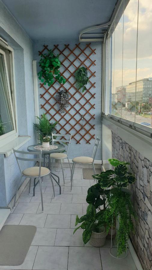 Cozy Apartment Btw Centre And Airport - Private Host - No Invoice Bratislava Exterior foto
